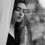 Reyhaneh Parsa Instagram - ✨چون پاک شد از رنگ خودی سینهٔ تو خودبین گردی ز یار دیرینهٔ تو بی‌آینه روی خویش نتوان دیدن در یاد نگر که اوست آئینه تو “از مجموعه عکس هایی که شبیه به «خودم» هستند” @ayda.zarrin 🤍 @makeupnme__ 🤍