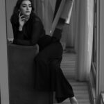 Reyhaneh Parsa Instagram - 🌊 جمله بی‌قراریت از طلب قرار توست طالب بی‌قرار شو تا که قرار آیدت 📸 @ayda.zarrin 💄 @makeupnme__