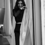 Reyhaneh Parsa Instagram - 🌊 جمله بی‌قراریت از طلب قرار توست طالب بی‌قرار شو تا که قرار آیدت 📸 @ayda.zarrin 💄 @makeupnme__