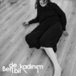 Reyhaneh Parsa Instagram - ▪️ ‎پرفورمنس ‎”من هم يك زنم” ‎نويسنده و كارگردان: شادى اسدپور @shadiasadpoor ‎اجراگر: ريحانه پارسا @reyhaneparsaj ‎طراح گرافيك: سينا افشار @sinaafshar_ 📸: @dawnsehar ‎‌‏▪️ ‌‏Performans ‌‏“Ben de bir kadınım” ‌‏Yazan ve yöneten: Shadi asadpoor ‌‏Oyuncu: Reyhane Parsa grafik Tasarımcısı : Sina afshar ‏ ▪️ ‌‏Performance ‌‏“I Am a Woman Too” ‌‏Writer and Director: Shadi Asadpoor ‌‏Performer: Reyhaneh Parsa Graphic Designer: Sina Afshar ‏ #ben_de_bir_kadınım ‎#ريحانه_پارسا #شادي_اسد_پور #reyhanehparsa#shadiasadpoor
