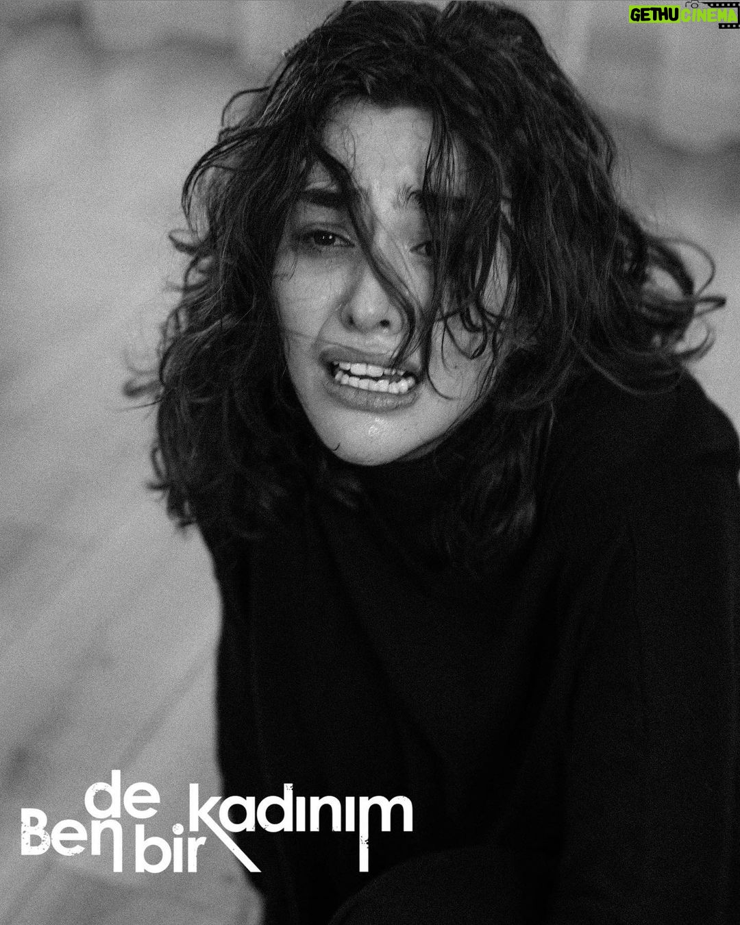 Reyhaneh Parsa Instagram - ▪️ پرفورمنس ”من هم يك زنم” نويسنده و كارگردان: شادى اسدپور @shadiasadpoor اجراگر: ريحانه پارسا @reyhaneparsaj طراح گرافيك: سينا افشار @sinaafshar_ 📸: @dawnsehar ▪️ Performans “Ben de bir kadınım” Yazan ve yöneten: Shadi asadpoor Oyuncu: Reyhane Parsa grafik Tasarımcısı : Sina afshar ▪️ Performance “I Am a Woman Too” Writer and Director: Shadi Asadpoor Performer: Reyhaneh Parsa Graphic Designer: Sina Afshar #ريحانه_پارسا #شادي_اسد_پور #reyhanehparsa#shadiasadpoor