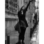 Reyhaneh Parsa Instagram - 🕊️ و من به خیابان رفتم فضای اتاق برای پرواز کافی نبود