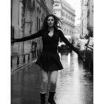 Reyhaneh Parsa Instagram - 🕊️ و من به خیابان رفتم فضای اتاق برای پرواز کافی نبود