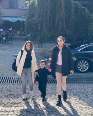 Reyhaneh Parsa Instagram - 👩‍👧‍👦 دوست دارم مامان♥️