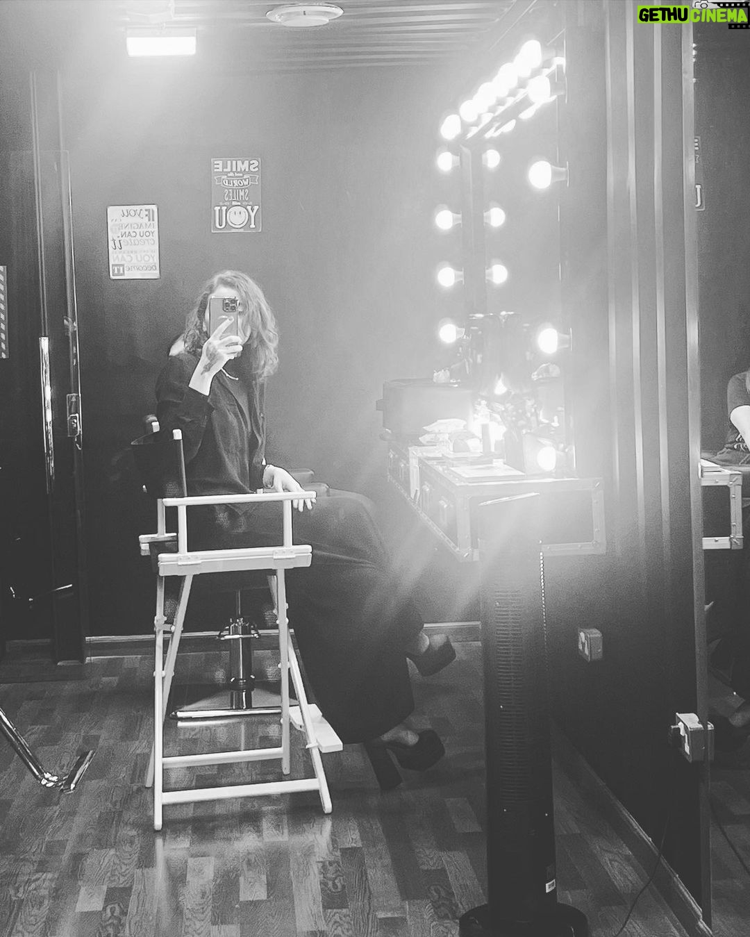 Reyhaneh Parsa Instagram - 🙂 smile,and the world smiles with you!