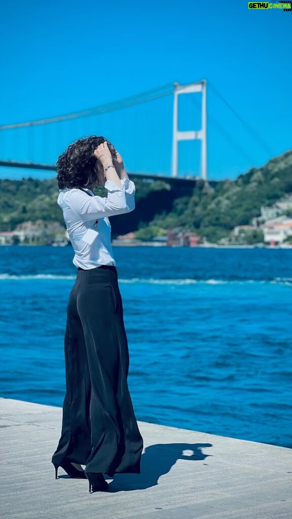 Reyhaneh Parsa Instagram - Hold on🌊 Istanbul, Turkey