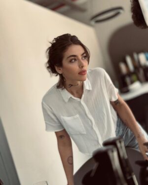 Reyhaneh Parsa Instagram - 🪞
Ben düşünüyorum. 
o’zaman ben varım