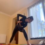 Reyhaneh Parsa Instagram - “Core yoga” Available on YouTube now Check bio‼️ #practiceyoga