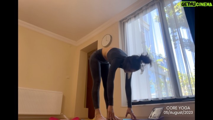 Reyhaneh Parsa Instagram - “Core yoga” Available on YouTube now Check bio‼️ #practiceyoga