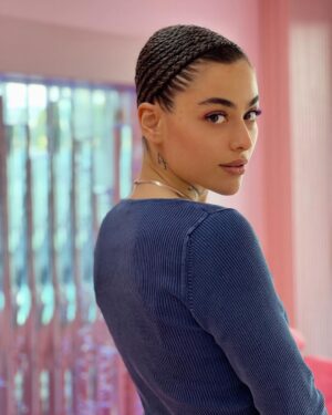 Reyhaneh Parsa Instagram - 💆🏻‍♀️☺️🦋