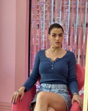 Reyhaneh Parsa Instagram - 💆🏻‍♀️☺️🦋