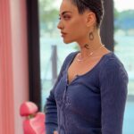 Reyhaneh Parsa Instagram - 💆🏻‍♀️☺️🦋