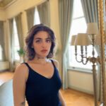 Reyhaneh Parsa Instagram - ☺️ اگر که قرار به پذیرش باشد، اکنون را می پذیرم! زیرا اکنون، حقیقی ترین دارایی من است!
