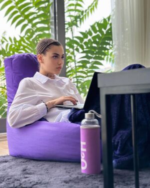 Reyhaneh Parsa Instagram - Processing…📕💻📑
#indigo 📽️