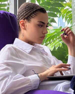 Reyhaneh Parsa Instagram - Processing…📕💻📑
#indigo 📽️