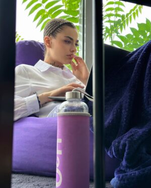 Reyhaneh Parsa Instagram - Processing…📕💻📑
#indigo 📽️