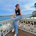 Reyhaneh Parsa Instagram - بر آستانهٔ تسلیم سر بِنِه حافظ که گر ستیزه کنی، روزگار بستیزد