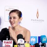 Rhatha Phongam Instagram - Grand opening "Siam Pavalai Royal Grand Theater by Krungthai AXA life" เปิดประสบการณ์โรงภาพยนตร์ระดับเวิลด์คลาส ระบบภาพเลเซอร์ ระบบเสียงทั่วทุกทิศทางได้แล้ววันนี้นะคะ ขอบคุณที่ให้หญิงได้เป็นส่วนนึงในงานวันนี้คะ @ktaxalife 💙 #knowyoucanwithaxa #ktaxalife #emmabyaxa Siam Pavalai Theatre at Siam Paragon