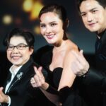 Rhatha Phongam Instagram - Grand opening "Siam Pavalai Royal Grand Theater by Krungthai AXA life" เปิดประสบการณ์โรงภาพยนตร์ระดับเวิลด์คลาส ระบบภาพเลเซอร์ ระบบเสียงทั่วทุกทิศทางได้แล้ววันนี้นะคะ ขอบคุณที่ให้หญิงได้เป็นส่วนนึงในงานวันนี้คะ @ktaxalife 💙 #knowyoucanwithaxa #ktaxalife #emmabyaxa Siam Pavalai Theatre at Siam Paragon