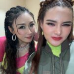 Rhatha Phongam Instagram - เขียวเหนี่ยวทรัพย์ได้มั้ย ... เหนี่ยวใจใครได้ป่าว ว้าววว 🐲🫶🏻 ยืมเพลงหน่อยคะ @debbie_bazoo 🫶🏻❤️