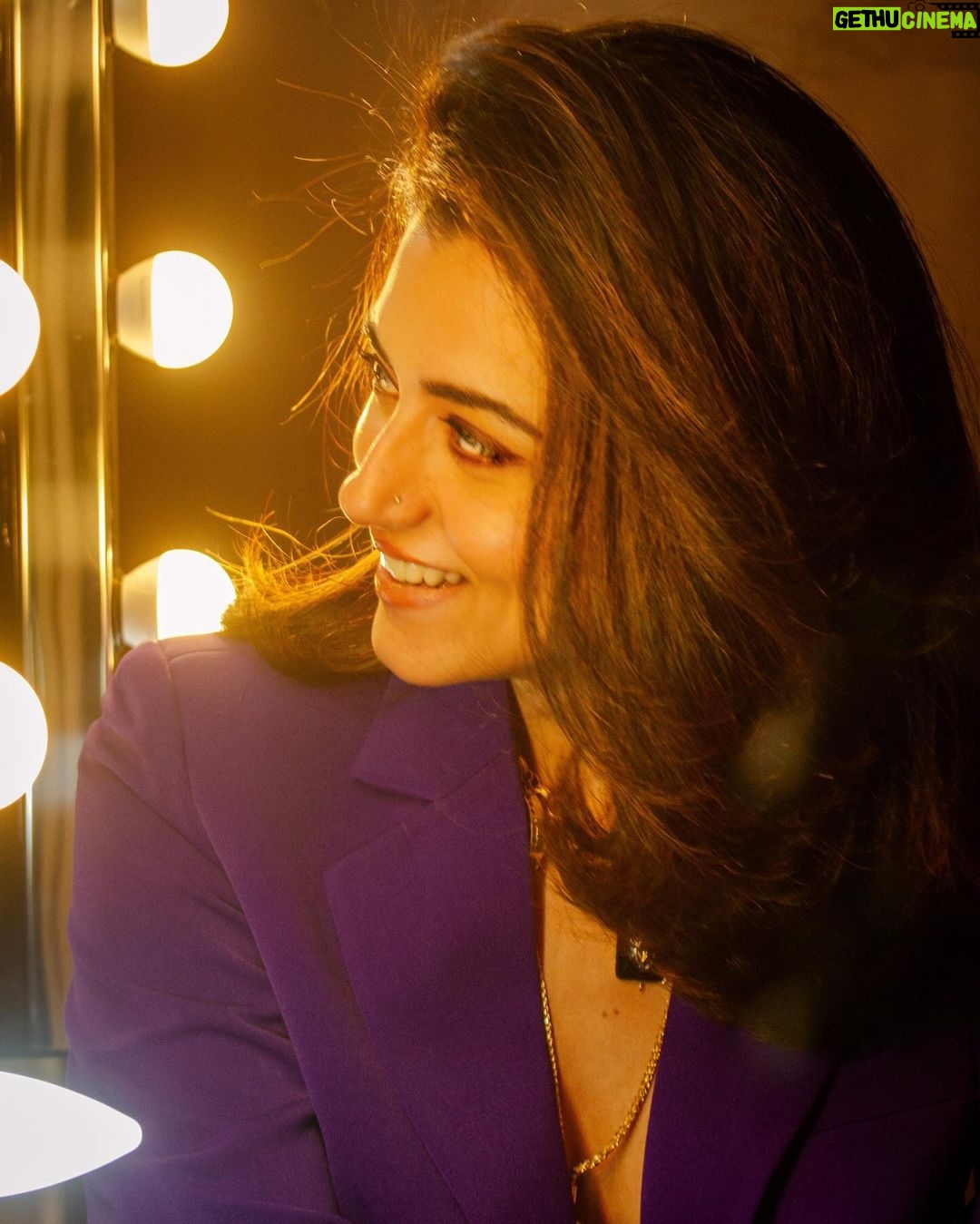 Riddhi Dogra Instagram - 💟💟💟💟💟💟 Thanks @amritasaluja01 for stepping in last minute. Love the photos, @rasshi_ganeriwal @aafreenmakeupandhair your work is love💜 Jewelry @aquamarine_jewellery Look 1