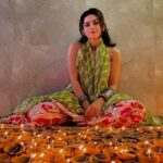 Riddhi Dogra Instagram – With a heart full of gratitude and joy this diwali I decided to do something I had never done before coz what’s happened has never happened before !! 🤩🤩🤩🤩
Lit a 1000 🪔 for 1000 crore on #jawan whilst praying for a 1000 crore for #tiger3
Heart is so full and I wanted to spend my Diwali celebrating everything 2023 has been for me.
From Lakadbagha, TVF Pitchers, Asur 2, Badtameez Dil, Mumbai Diaries to the two massive blockbusters. I am so very grateful and thankful and excited for everything to come.
Just incredibly humbled and happy 🪔♥️🌟🎉🤩🧿🤞🙏😇
