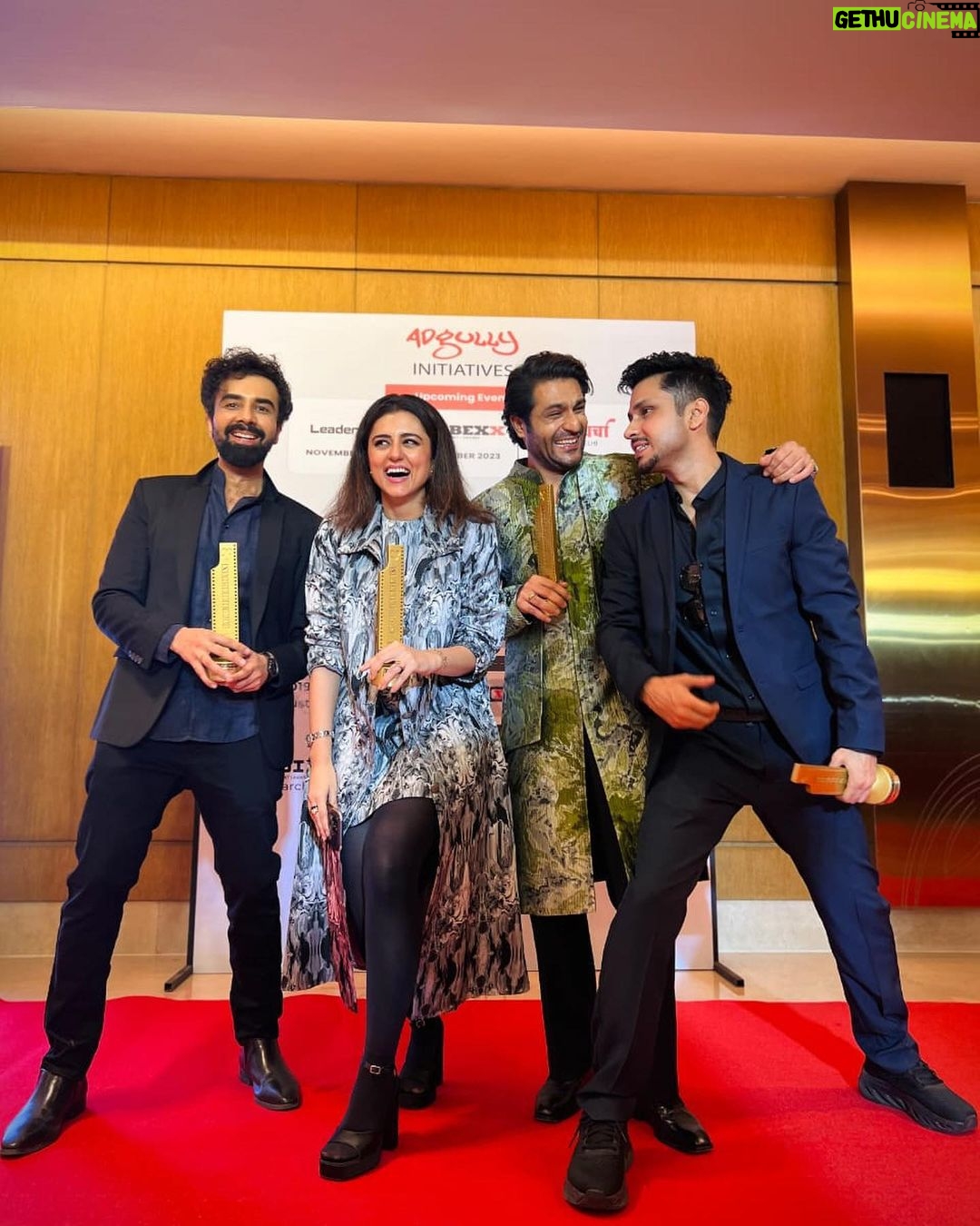 Riddhi Dogra Instagram - Best Actor Female in a Web series - Nusrat for Asur Gratitude to @adgully for the honor. I love Nusrat and also love how much love everyone gives this character. Let me call it the character that keeps giving!!! 🥰🥰🥰 Thank @creativegaurav for creating the show. And thank you @sen_oni for making me get to know and imbibe Nusrat ! Thank you @officialjiocinema for being fabulous!! And cheers to you talented bunch @hindujasunny @amolparashar @naveenkasturia