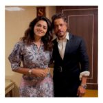 Riddhi Dogra Instagram - Finally my favorite song makes sense guys ! 🧿🧿🧿🧿🧿🧿🥰😍 @iamsrk ♥️🎬🍾
