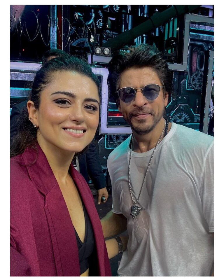 Riddhi Dogra Instagram - You sweat, work bloody hard but are always smiling, gentle, patient and thoughtful with everyone. I’m glad you were, are and will always be my number 1 ♥️ Be blessed @iamsrk Love you so much. #Jawan7thSeptember2023