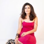 Riddhi Dogra Instagram - It’s a ‘Finally can put a song on multiple photos’ POST ! Huzzaahh 🥳 Post shoot pictures are most fun ! 📸 @thephotowalla_ 📍 @theperspectivebox 💇🏻‍♀️ @hair_by_rahulsharma 💄👗👠 @Me !