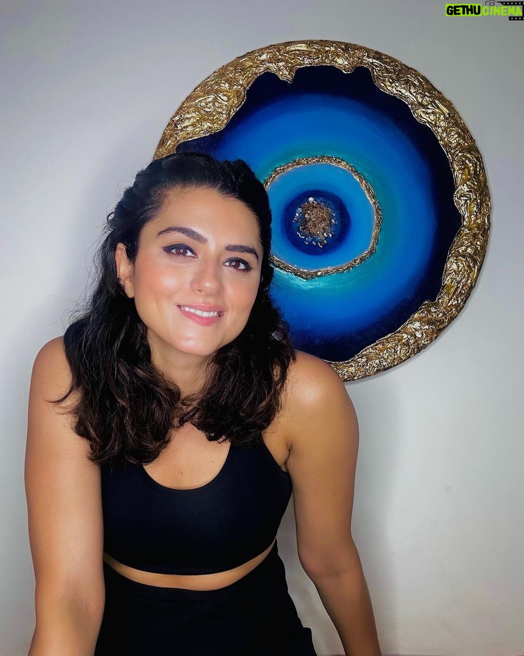 Riddhi Dogra Instagram - 🧿🧿🧿🧿🧿🧿🧿🧿 My favorite emoji now at my home!!! Love it @madhavi_adalja Thank you for this absolutely stunning piece of art of the evil eye. Having met you I know you're not just a fantastic artist but a kind and compassionate person. So I know this is not only powerful but has the most positive energies. Thank you. Your art makes me want to renovate/move my house 😅🥰♥️🧿 Thanks Shreya @matsya_media for introducing me to Madhavi
