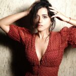 Riddhi Dogra Instagram - Perfer et obdura dolor hic tibi proderit olim Photographer: @anujjoshiproductions Outfits: @worldofasra Stylist: @stylebysaachivj Team: @sanzimehta777 Kajal and lip balm kinda make up and I’ll just hold my hair kinda hair !