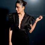 Riddhi Dogra Instagram - Hey Girl, I Hope we all Carry Awards in place of Purses Xoxo 👑🫵♥️ Thank you @middayindia for the honor. If there’s an ‘ACT’ in Actress ….To be Titled - Influential Rising Bollywood ACTRESS…feels good!! Outfit: @hardikagulati.official @pop.potential 📸 @anujjoshiproductions Stylist: @stylebysaachivj Muah: @monashairandbeauty Jewellery: @the_jewel_gallery Team: @styledbynikinagda @sanzimehta777 @middayindia @rahuldaiwik @bhavinigoswami_ @mruchishah @sugarsilverscreenmedia and @quresh2018 #middayiia #middayindiainfluenceraward #IIA