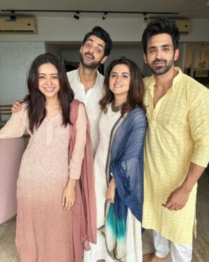 Riddhi Dogra Instagram - जितना भी बोल लूँ its never enough. Thank you GANNU. For everything ! 

You Take the lead and the world is mine. 💓🌍♾️