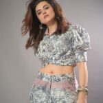 Riddhi Dogra Instagram - Zinda bandi hoooooooo🥳🥳🥳🥳 ! 📸 @deepak_das_photography Outfit @gazalguptacouture Jewellery @ishhaara @ascend.rohank Hair- @sunny_hairr Makeup up- @monashairandbeauty Styled by @stylebysaachivj Team @sanzimehta777 @styledbynikinagda