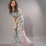 Riddhi Dogra Instagram - Zinda bandi hoooooooo🥳🥳🥳🥳 ! 📸 @deepak_das_photography Outfit @gazalguptacouture Jewellery @ishhaara @ascend.rohank Hair- @sunny_hairr Makeup up- @monashairandbeauty Styled by @stylebysaachivj Team @sanzimehta777 @styledbynikinagda