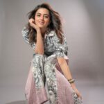 Riddhi Dogra Instagram - Zinda bandi hoooooooo🥳🥳🥳🥳 ! 📸 @deepak_das_photography Outfit @gazalguptacouture Jewellery @ishhaara @ascend.rohank Hair- @sunny_hairr Makeup up- @monashairandbeauty Styled by @stylebysaachivj Team @sanzimehta777 @styledbynikinagda