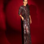 Riddhi Dogra Instagram - Wait what ?! My first time in a @manishmalhotraworld outfit that he selected and sent for me to wear ! *Fainting* This is a moment I will always cherish @manishmalhotra05 😌😌😌 About last night - Art and artists….They are the ones that’ll save this world. Always inspiring to witness the dance of creativity. Last night was such a night. The Bridal Couture show by @manishmalhotra05 The collection, the live music, the experience was all breathtaking. Kudos to the entire team. Thank you once again for having me @manishmalhotra05 📸 @deepak_das_photography @kakali_das_photography 💇🏻‍♀️ @hair_by_rahulsharma 💄 @makeupbysheryl.b 👩‍🎨 @stylebysaachivj 👠 @londonrag_in Managed by team Dca @amit_as99
