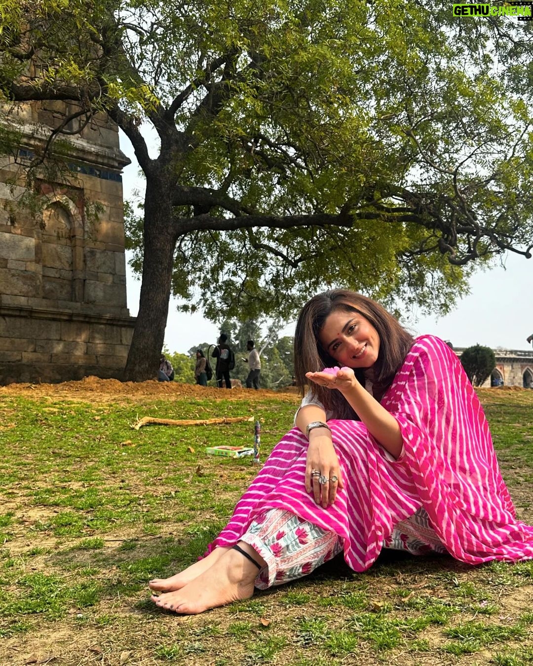 Riddhi Dogra Instagram - दिल्ली की वाइब ♥️