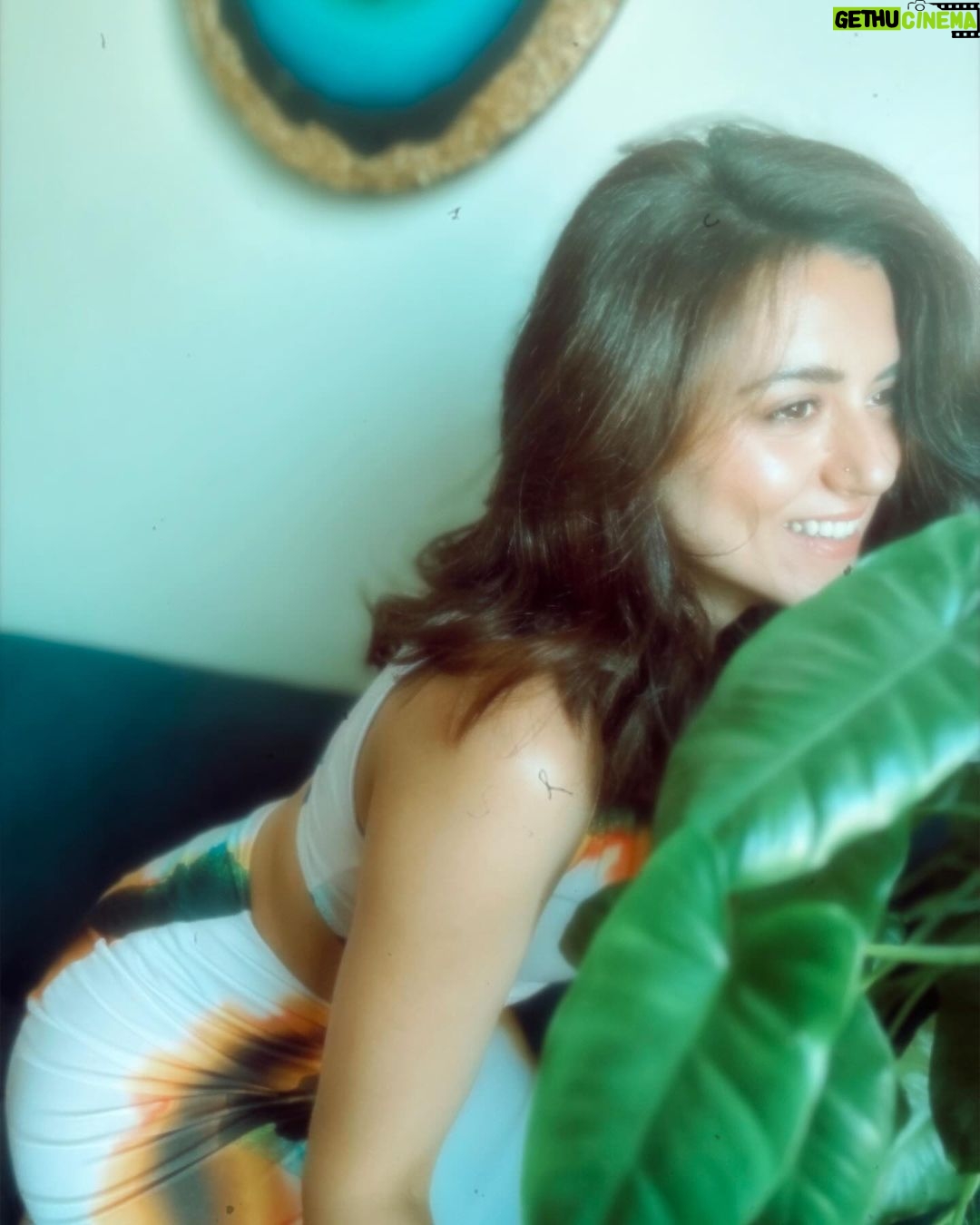 Riddhi Dogra Instagram - πΆπ§π₯°π₯³π