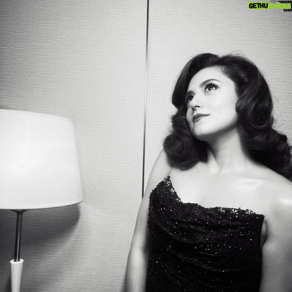 Riddhi Dogra Instagram - In college, right in the middle of exams When I should’ve been studying, I found a movie playing on tv about her Life and I was spellbound. Marilyn has been in my heart ever since. @the_angrish wanted Old Hollywood. And me and @makeupartist_prasenjit went all the way 💋 JW Marriott Hotel Kolkata