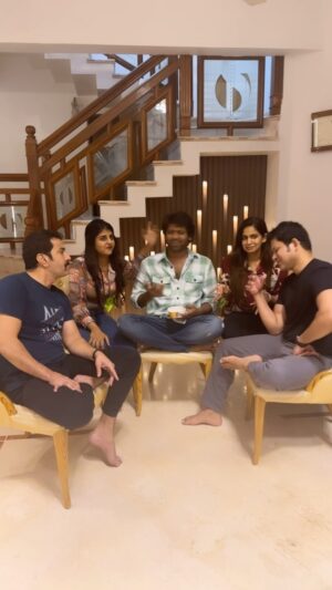 Rio Raj Instagram - When you catch up after a long long time .. 
do you gossip ?