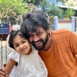 Rio Raj Instagram - Happy Birthday my love ❤️🧿 Madam shoulder la Kai pottu tha Photo eduthuppangalam, ketta Big girl aittangalam 🤦🏼‍♂️ #HappyBirthdayRithi #Rithi ❤️