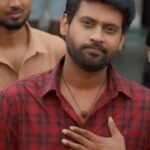 Rio Raj Instagram - Stay tuned for some intense kadhal Kadhai! ❤️🌸 #JoeTeaser youtu.be/9hd9uE0BIy0 A @siddhukumar 🎶 A @hari.harry1 🎬 ⭐️ @rio.raj @malavika_manojj @bhavyatrikha 🎥 @rahul_kg_vignesh 🎞 @varun_kg_official Produced by @vchproduction #JoeTitleTeaser