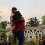 Rio Raj Instagram – #runawayaurora
🧿Nightu aana mandaikkulla intha paattu odittu irukku bha 🤦🏼♂️ adha naanum panni uttren 🤪 🧿
@sruthi.rav 😘 ok love you 😜🤗
Note : take eh blooper madhiry tha varudhu 😁