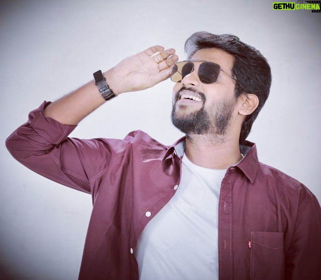 Rio Raj Instagram - Corona ku mun Palanisamy polish aaga iruntha bothu 🤪 #throwback