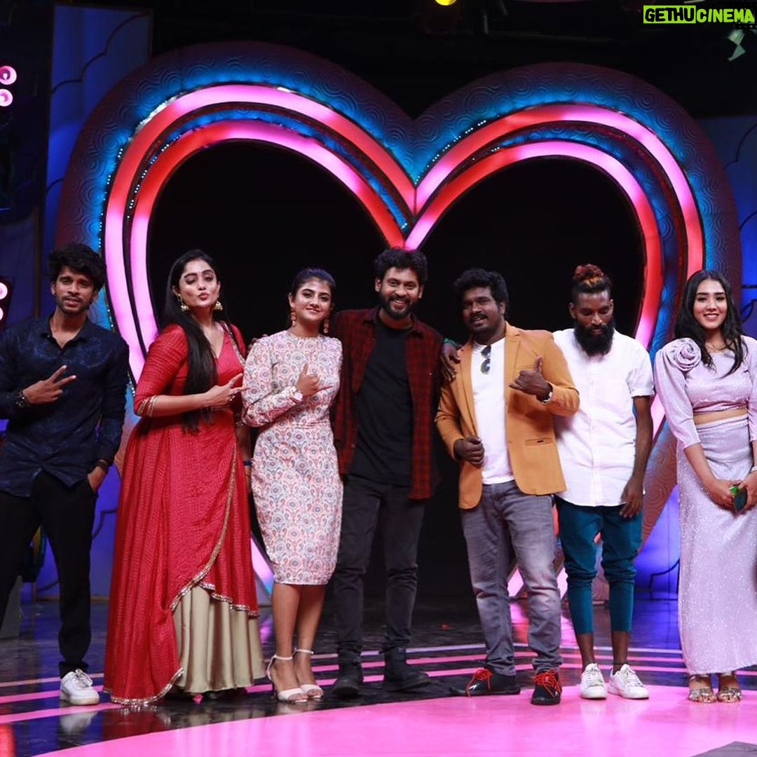 Rio Raj Instagram - #MurattuSingles #PlanPanniPannanum Irukku Fun irukku 🎉🎉🎉 @vijaytelevision #Rioraj