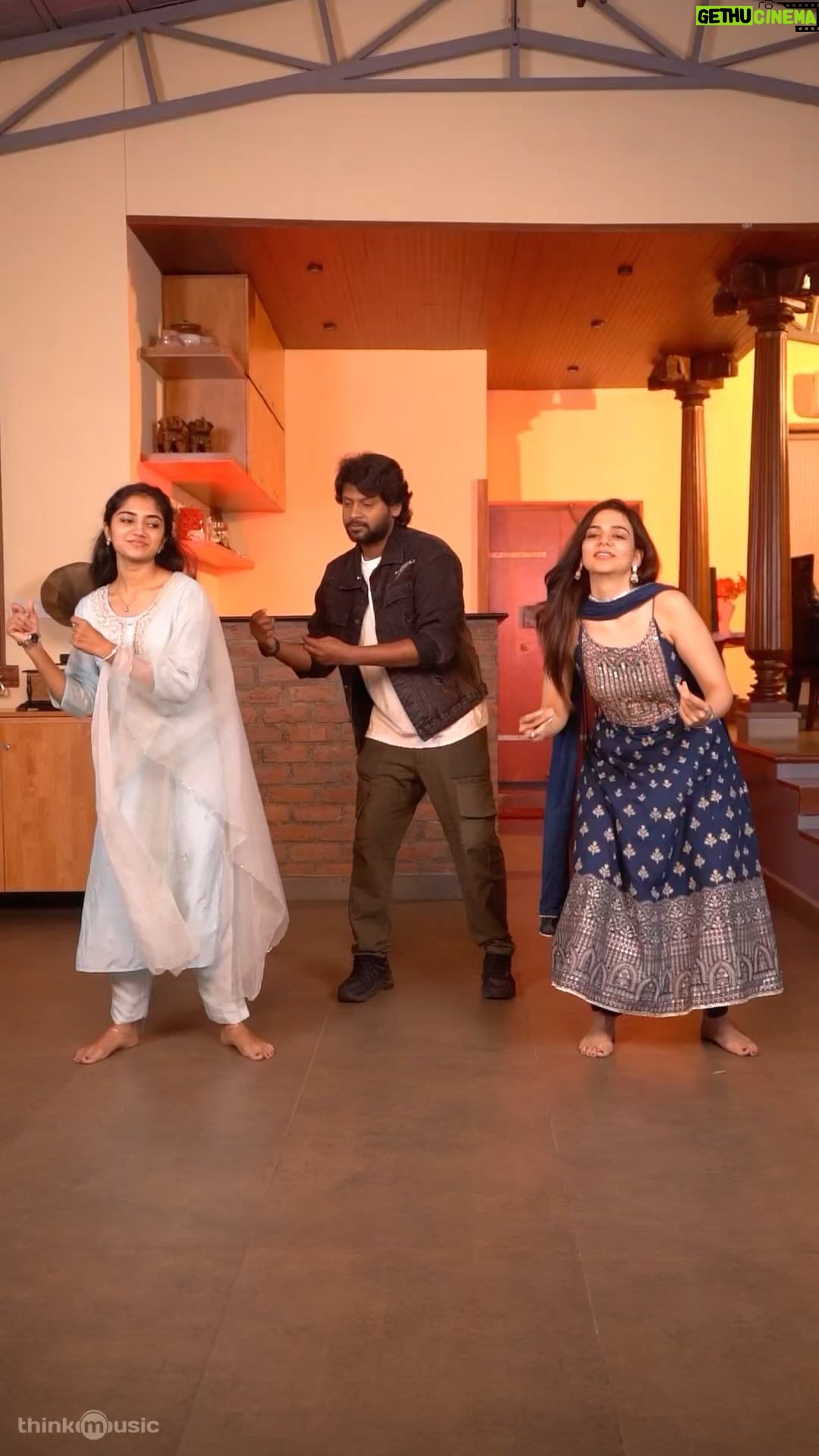 Rio Raj Instagram - This is your cue to make reels for the peppy song! #CulturalSong ▶️: https://youtu.be/IbWxOuFIR_o Composed and arranged by: @siddhukumar Musical 🎹 A @hariharanram_24 🎬 ⭐ing: @rio.raj @rahul_kg_vignesh🎥 @varun_kg_official🎞✂️ Trailer cut✂️: @sakthipranesh1807 Co produced by @pannaibrothersoffl Produced by @visioncinemahouse @arulanandhu.d @thisismathewo All India Theatrical Release by @sakthifilmfactory @bhavyatrikha @malavika_manojj @anbu_thasan @actoraegan @vkvigneshkanna @kevinfelson @praveenalalithabhai @elangokumanan @vjrakesh_offl @studiodigibi @Abusdc @chals_dance_director @donechannel1 #Joe