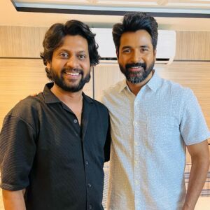 Rio Raj Instagram - U gave us #Hope 💖 at the start, motivation during our efforts and now appreciation after the success. Thanks for always being there nea! 

Love you na 💖  @sivakarthikeyan 

#Joethemovie 💖

@hariharanram_24 🎬
A @siddhukumar

@rahul_kg_vignesh🎥
@varun_kg_official🎞✂️

Co produced by @pannaibrothersoffl

Produced by @vchproduction @arulanandhu.d @thisismathewo

@bhavyatrikha
@malavika_manojj
@anbu_thasan
@actoraegan
@vkvigneshkanna
@kevinfelson
@praveenalalithabhai
@elangokumanan
@vjrakesh_offl
@studiodigibi
@Abusdc
@chals_dance_director

@thinkmusicofficial
@donechannel1