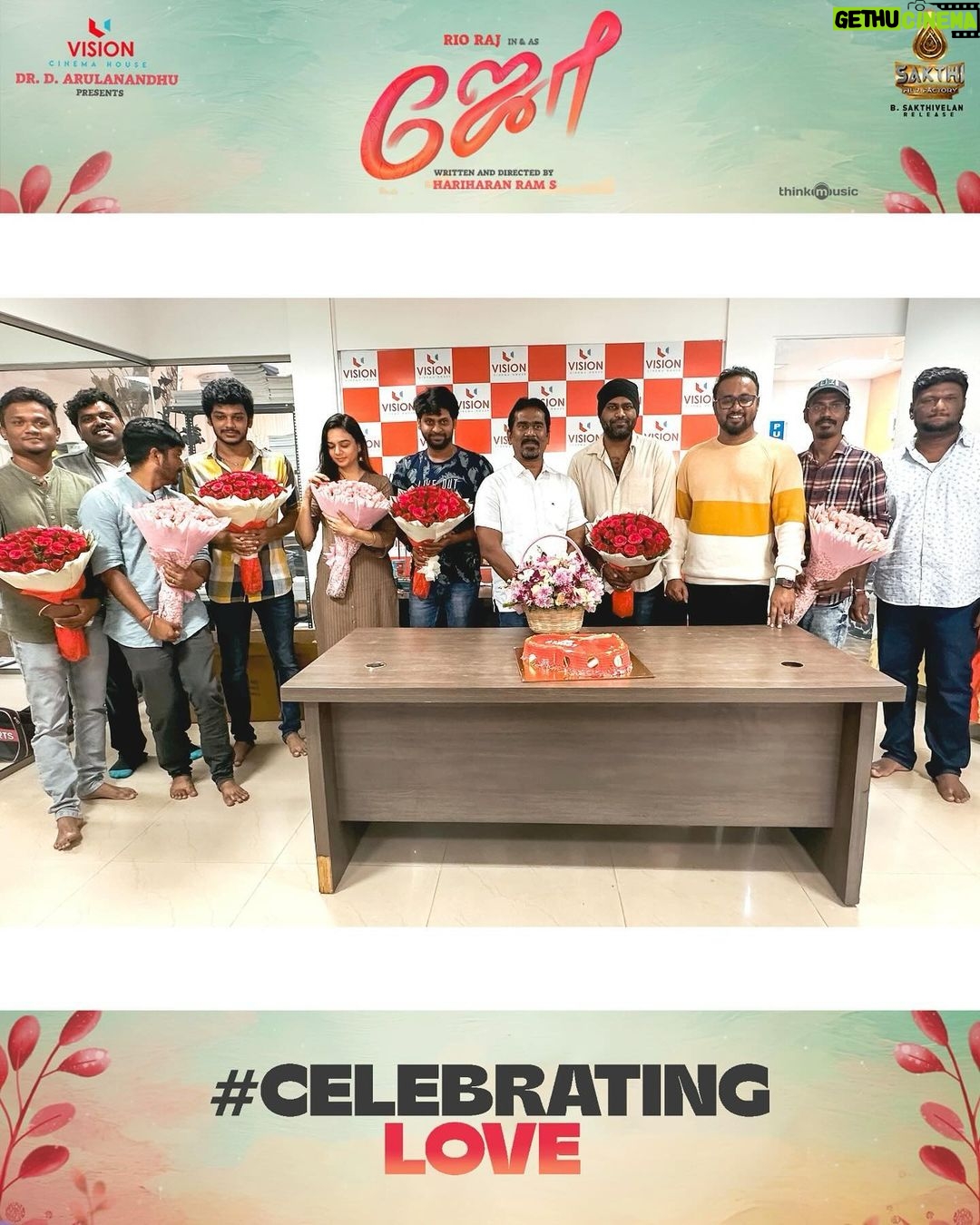 Rio Raj Instagram - Thank you @sakthivelan_b sir For celebrating our success 💖 Thank you so much for #celebratinglove 💖💙 #joerunningsuccessfully #peoplelovejoe @hariharanram_24 🎬 ⭐️ing : @rio.raj A @siddhukumar @rahul_kg_vignesh🎥 @varun_kg_official🎞✂️ Co produced by @pannaibrothersoffl Produced by @vchproduction @arulanandhu.d @thisismathewo @bhavyatrikha @malavika_manojj @anbu_thasan @actoraegan @vkvigneshkanna @kevinfelson @praveenalalithabhai @elangokumanan @vjrakesh_offl @studiodigibi @Abusdc @chals_dance_director @thinkmusicofficial @donechannel1